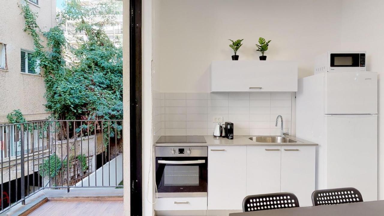 Comfortable Apartment With Balcony By Holyguest เทลอาวีฟ ภายนอก รูปภาพ